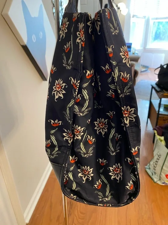 Ella Large Printed Tote - Picture 7 of 14